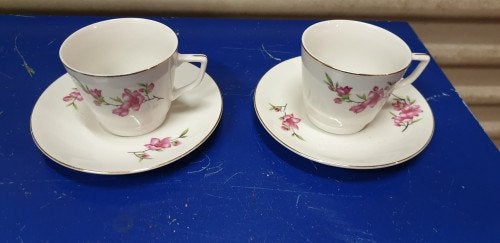 kop en schotel met bloem, Huis en Inrichting, Ophalen of Verzenden, 'T Olde Gre-j, Info@toldegrej.nl, Endepoelstraat 20f Didam