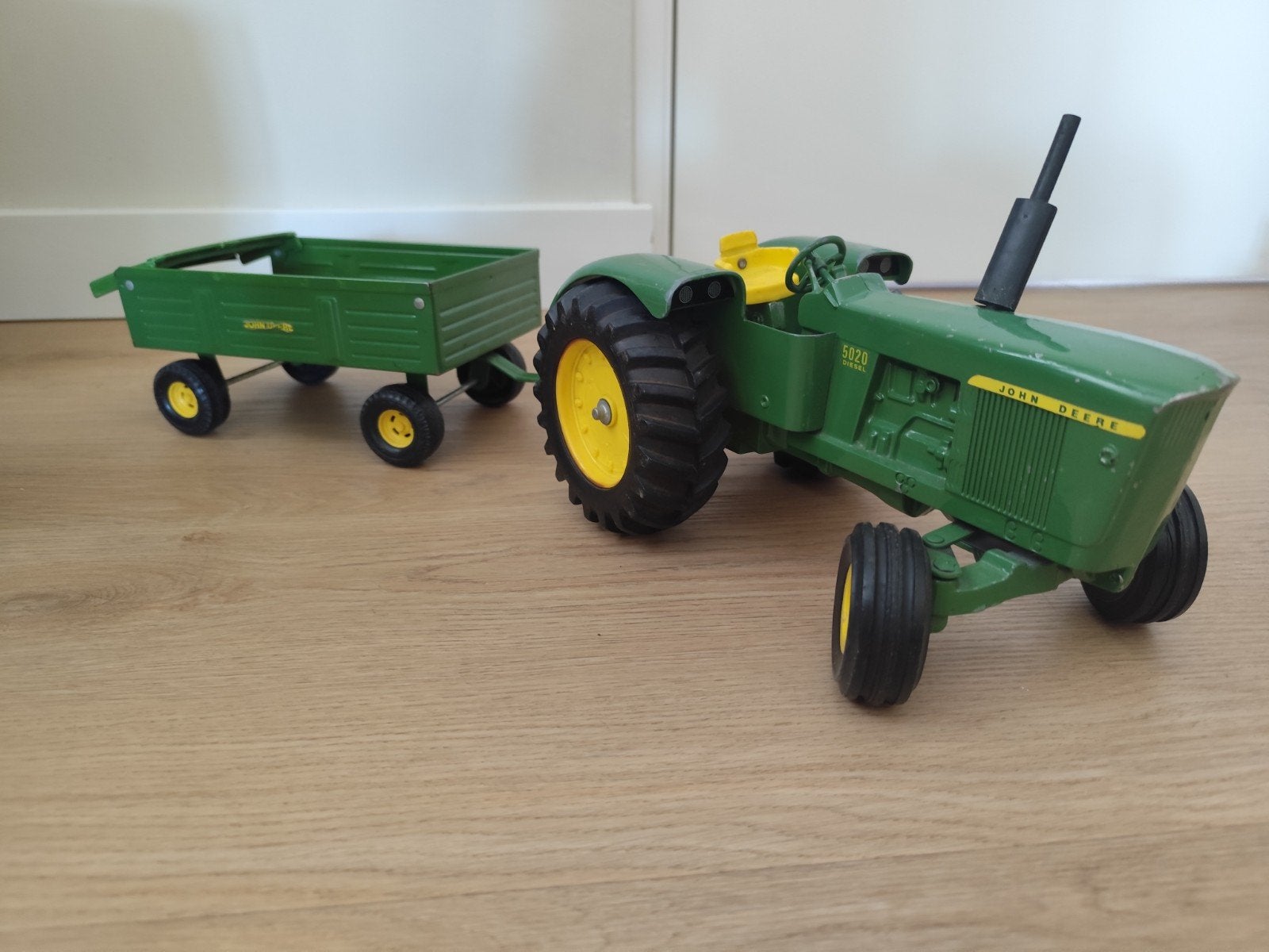 John Deere 5020 schaal 1:16 Ertl, Hobby en Vrije tijd, Ophalen, Gebruikt, Tractor of Landbouw, ERTL