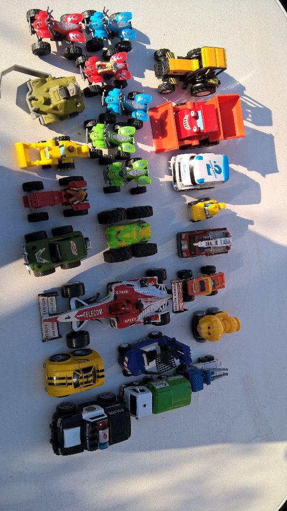TE koop aangeboden mooi speelgoed autos doe gepast bod., Ophalen of Verzenden, Gebruikt