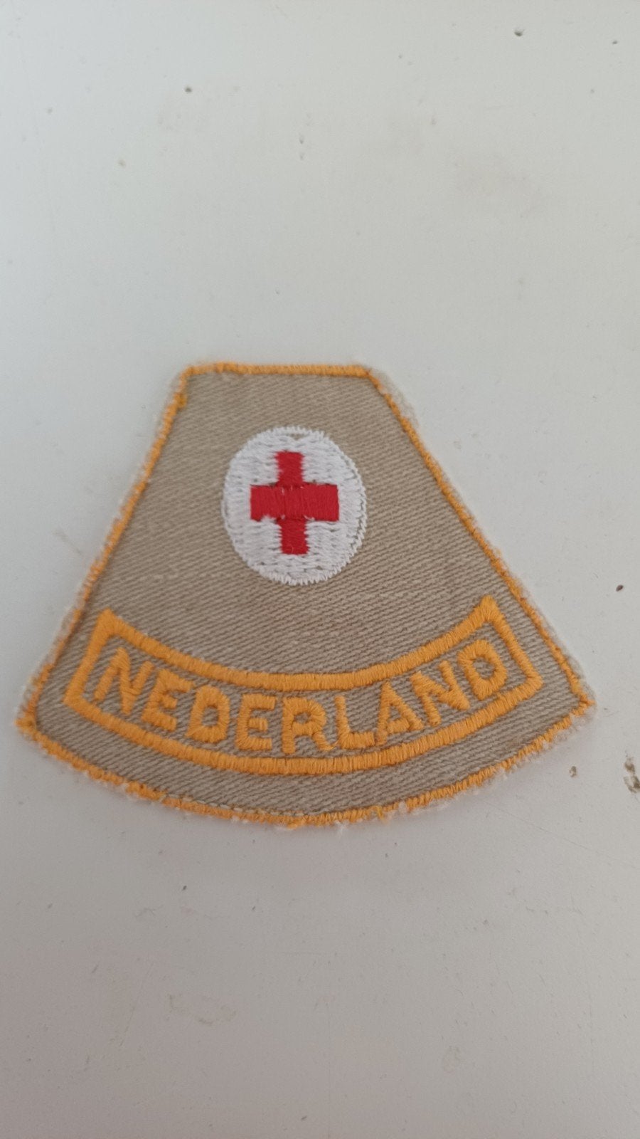 schouder embleem rode kruis, Verzamelen, Ophalen, Landmacht, Nederland, Embleem of Badge