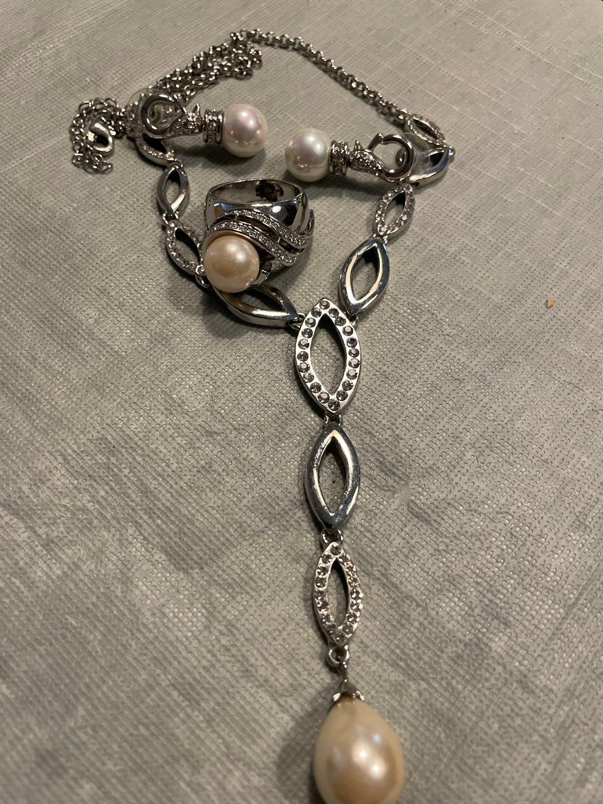 Elegante Kerst Feestset: Ketting, Ring & Oorbellen met Parel, Overige materialen, Ophalen of Verzenden, Zo goed als nieuw, Met edelsteen