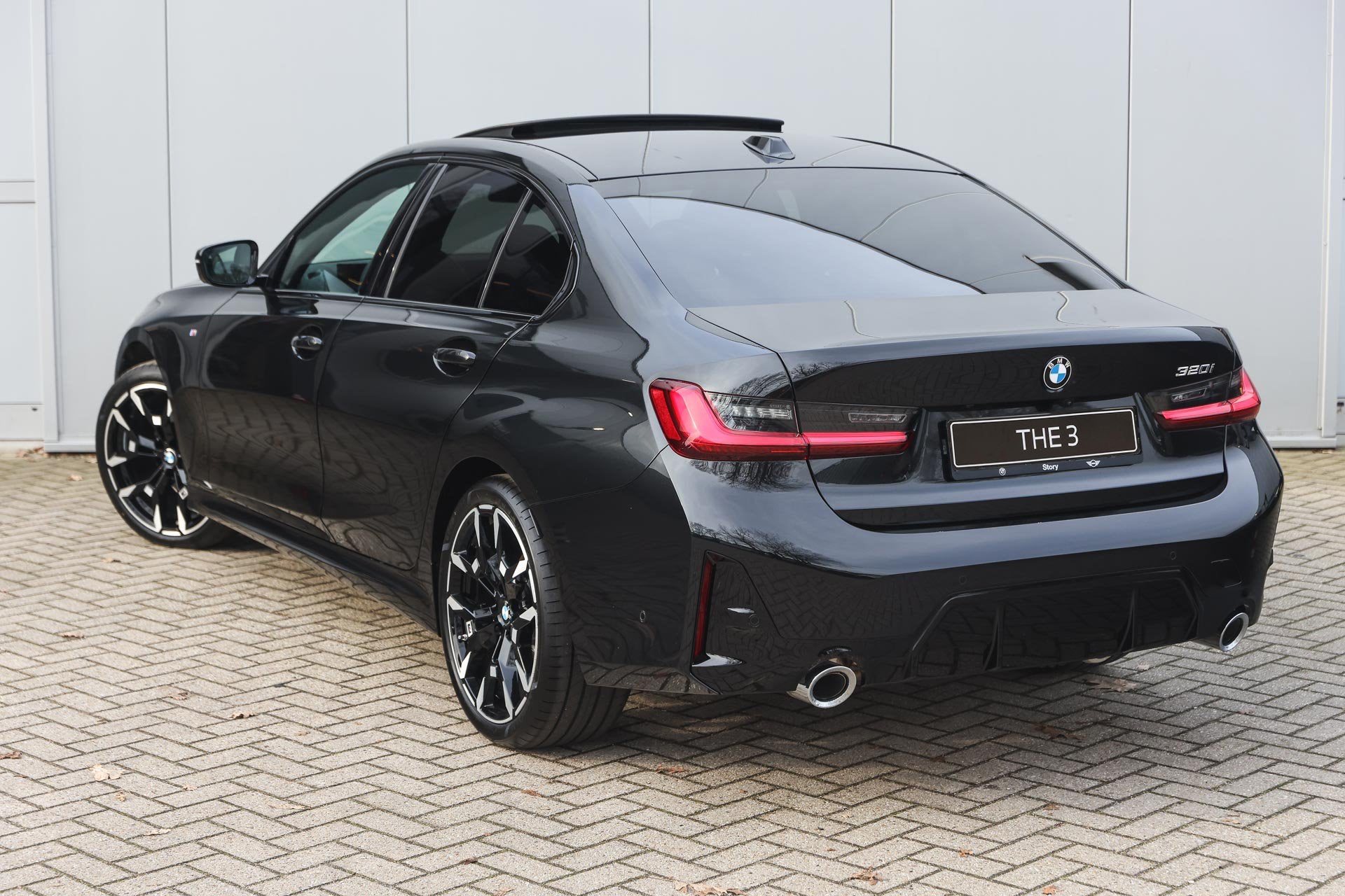 BMW 3 Serie 320i M Sport Automaat / Schuif-kanteldak / Trekh, Automaat, Zwart, 4 cilinders, Zwart