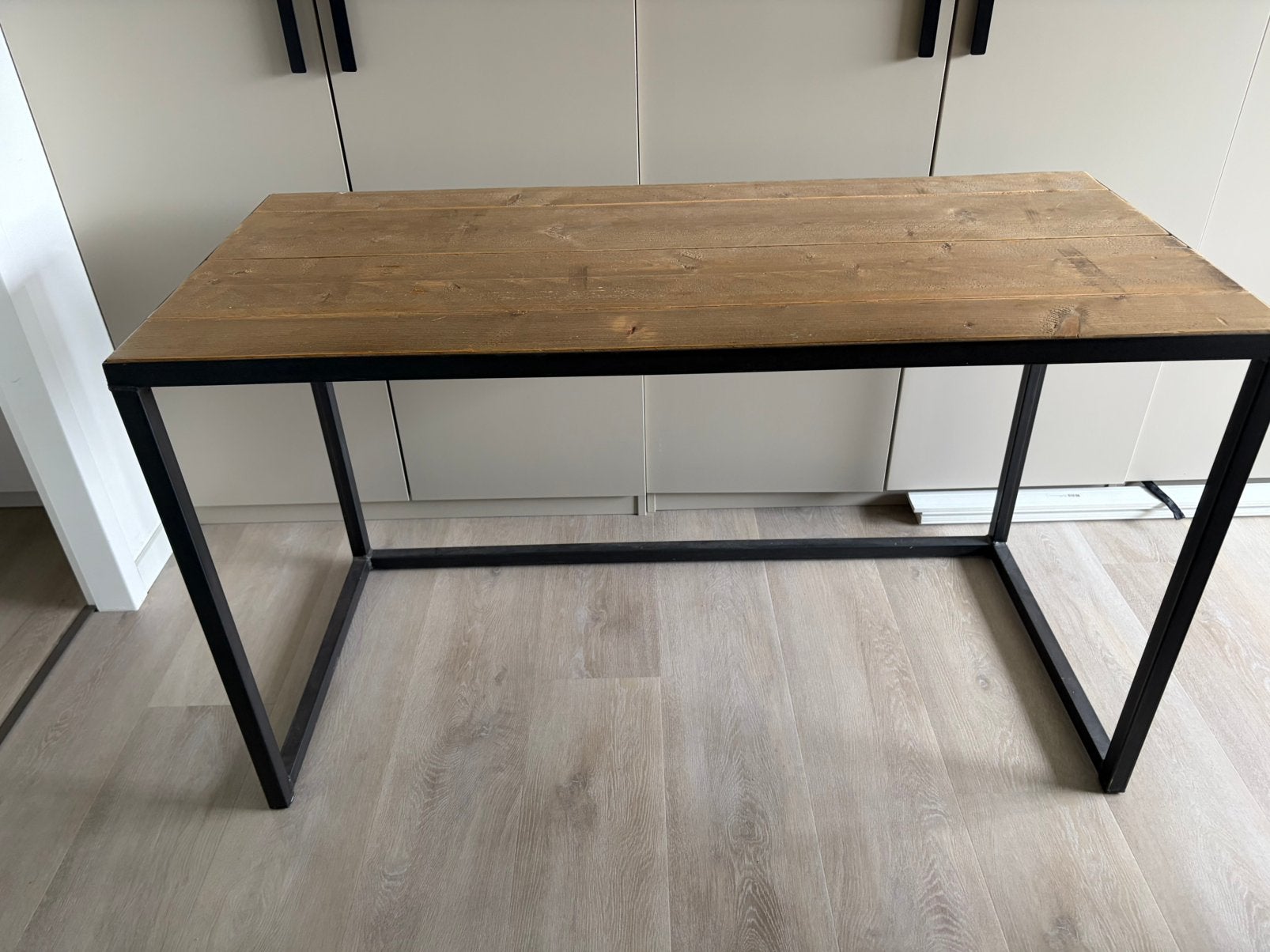 Bureau / sidetable steigerhout met staal, Ophalen, Gebruikt, Industrieel, 130 cm