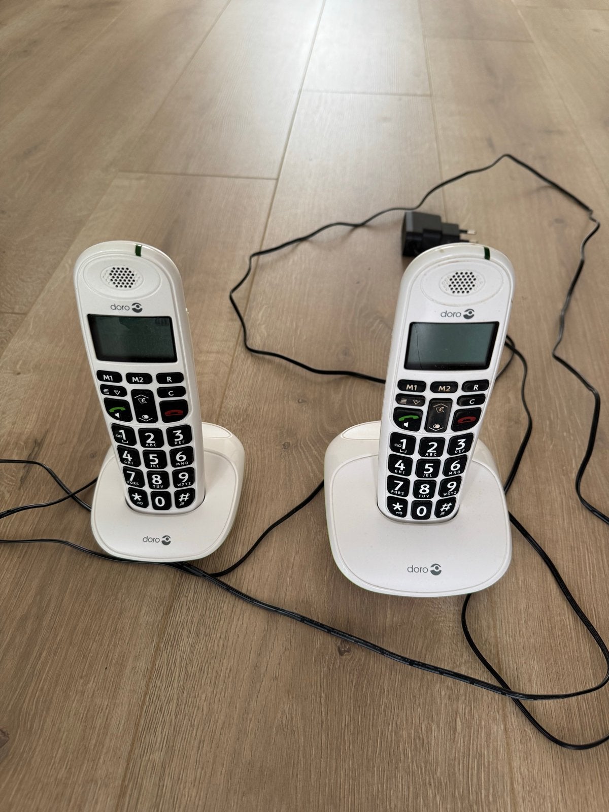Draadloze witte Huistelefoonset met geheugen - Doro, Ophalen, Gebruikt, 2 handsets