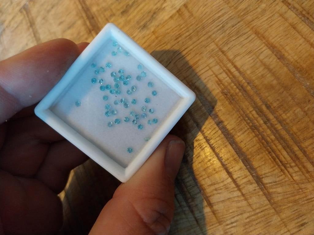 Kleine 2mm ronde apatatiet facet geslepen, -, -, Ophalen of Verzenden, Zo goed als nieuw