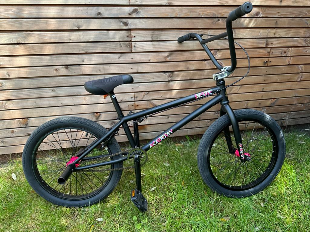 Academy Desire BMX 20” – zo goed als nieuw – weinig gebruikt, Fietsen en Brommers, Fietsen | Crossfietsen en BMX, Ophalen, Zo goed als nieuw