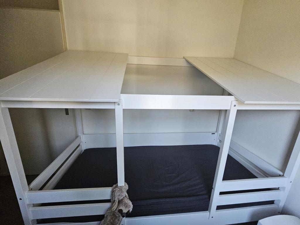 Kinderbed 90x200, Kinderen en Baby's, Kinderkamer | Bedden, 85 tot 100 cm, Gebruikt, Ophalen of Verzenden, Matras