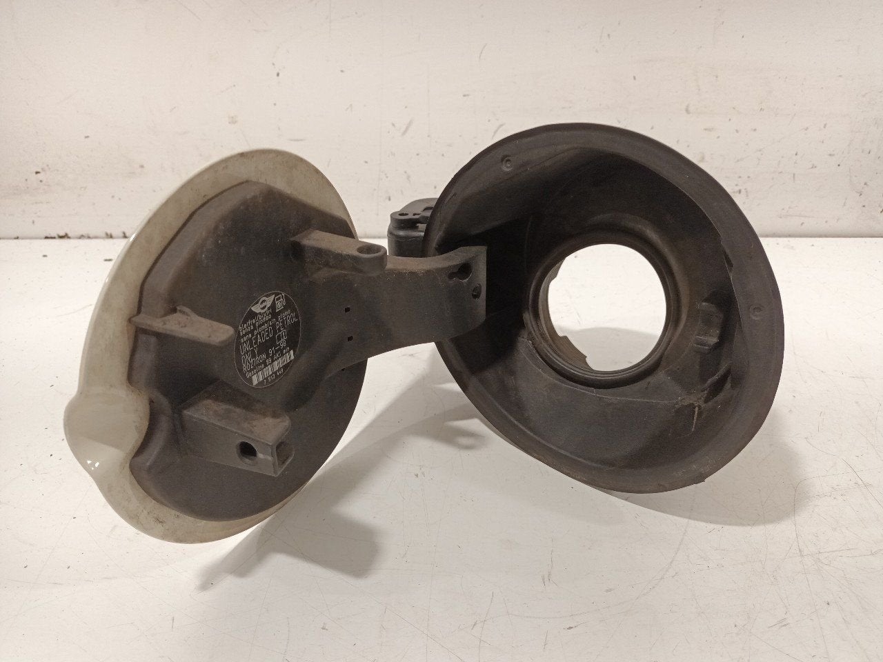 Tank klep Mini Mini, Onderdelen@venauto.nl, Van der Ven Autorecycling B.V., Gebruikt, Ettenseweg 76, 4706 PB Roosendaal, The Netherlands
