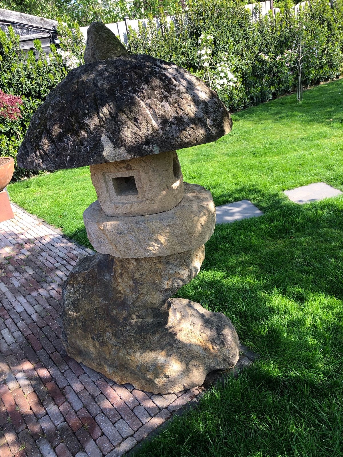 Japanse pagode van zandsteen - 160cm hoog, 350kg, Ophalen, Gebruikt, Steen, Overige typen