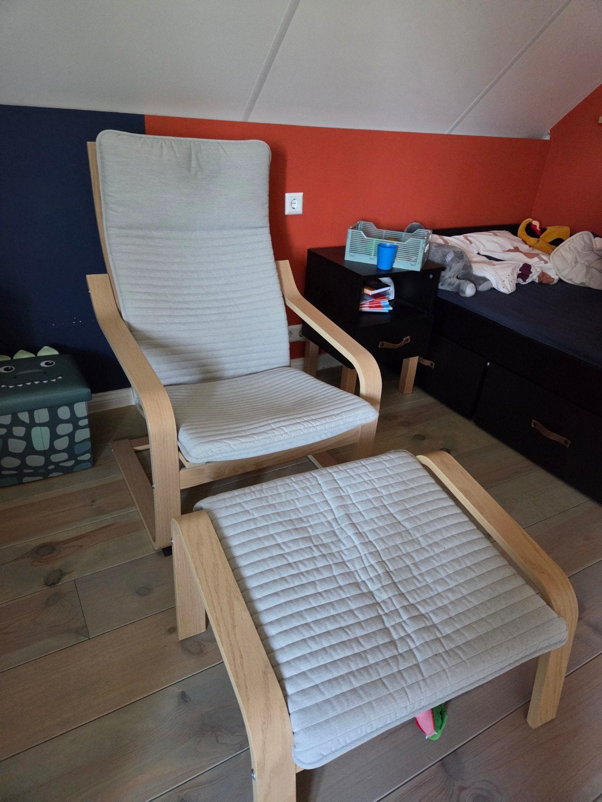 Ikea stoel met voetenbank, Huis en Inrichting, Fauteuils, Ophalen, Hout, Minder dan 50 cm