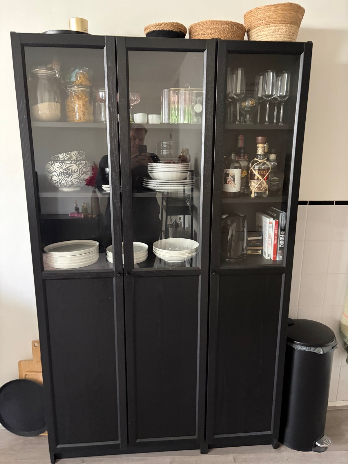 IKEA Billy kast met glazen deuren - Zwart, Gebruikt, 100 tot 150 cm, 200 cm of meer, Ophalen of Verzenden