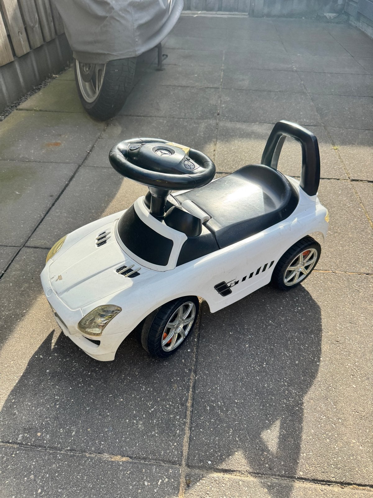Witte Mercedes loopauto, Kinderen en Baby's, Speelgoed | Buiten | Voertuigen en Loopfietsen, Ophalen, Gebruikt, Loopvoertuig