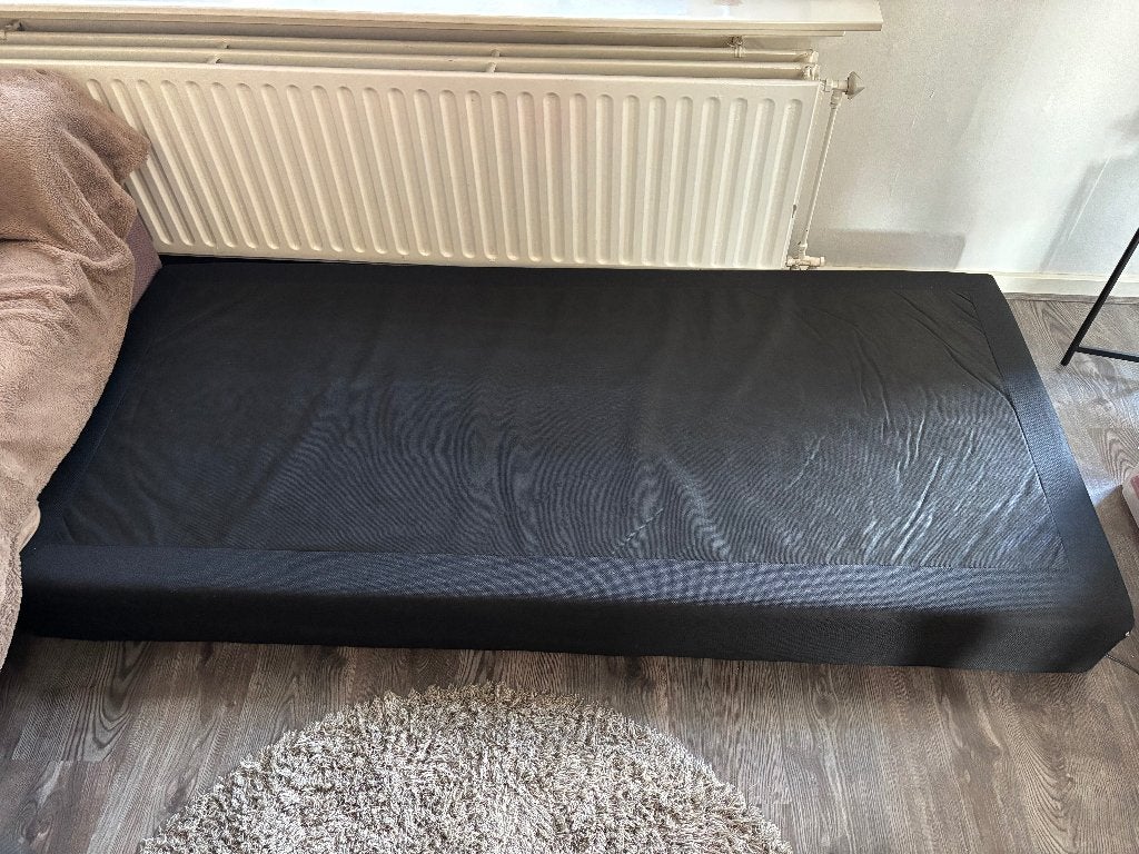 Mooi bedframe van JYSK, Ophalen, 90 cm, Eenpersoons, Zwart