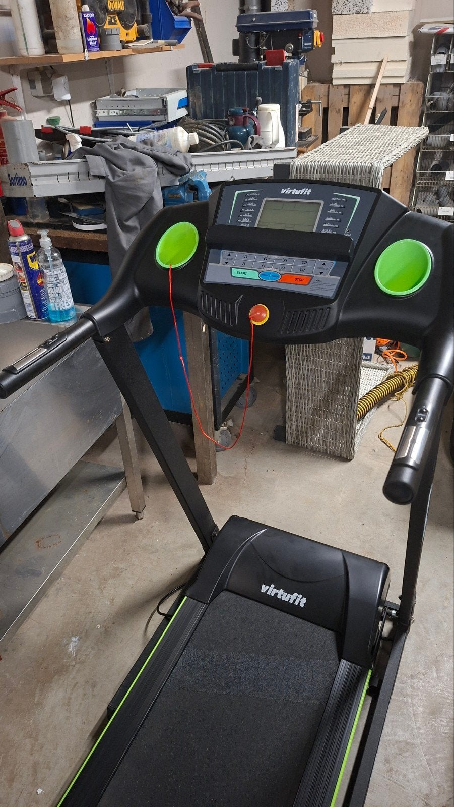 Foto 7 van VirtuFit TR-100 Loopband - Gebruikt, maar werkt prima