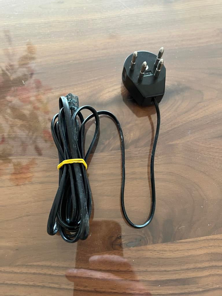 Zwart netwerksnoer met 4 pins stekker, Ophalen of Verzenden, Gebruikt, Kabel of Snoer