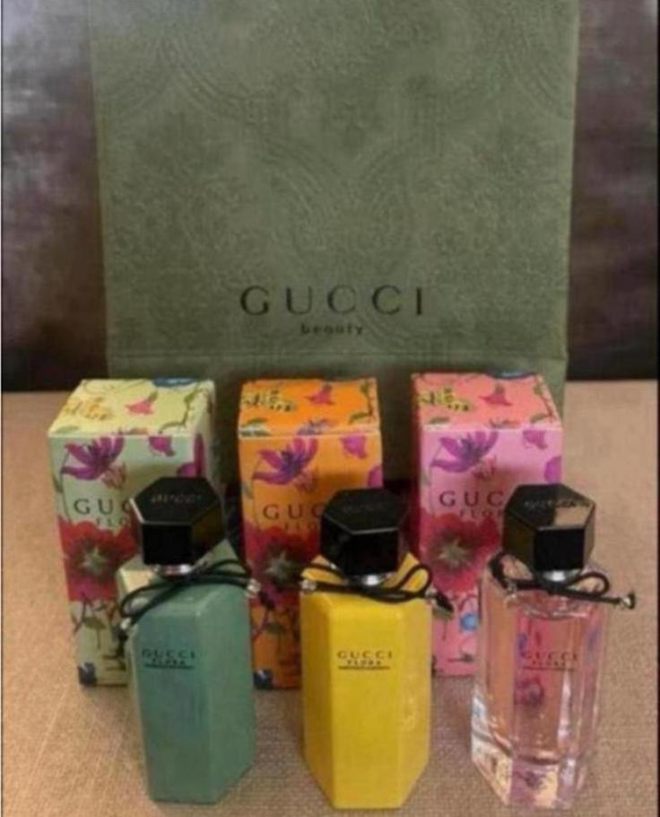 Set van drie Gucci edt miniaturen in groen Gucci tasje, Verzamelen, Parfumverzamelingen, Nieuw, Miniatuur, Gevuld, Ophalen of Verzenden