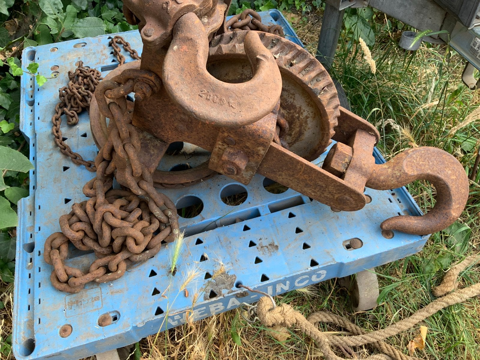 Degelijke handmatige takel met ketting - 2000 kg, Ophalen, Gebruikt, Handmatig