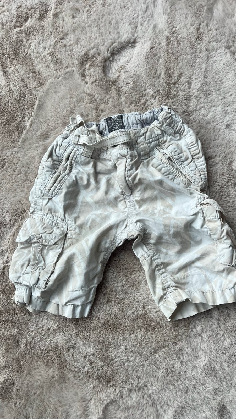 Stoere korte broek maat 86, Ophalen of Verzenden, Gebruikt, Jongetje of Meisje, Broekje