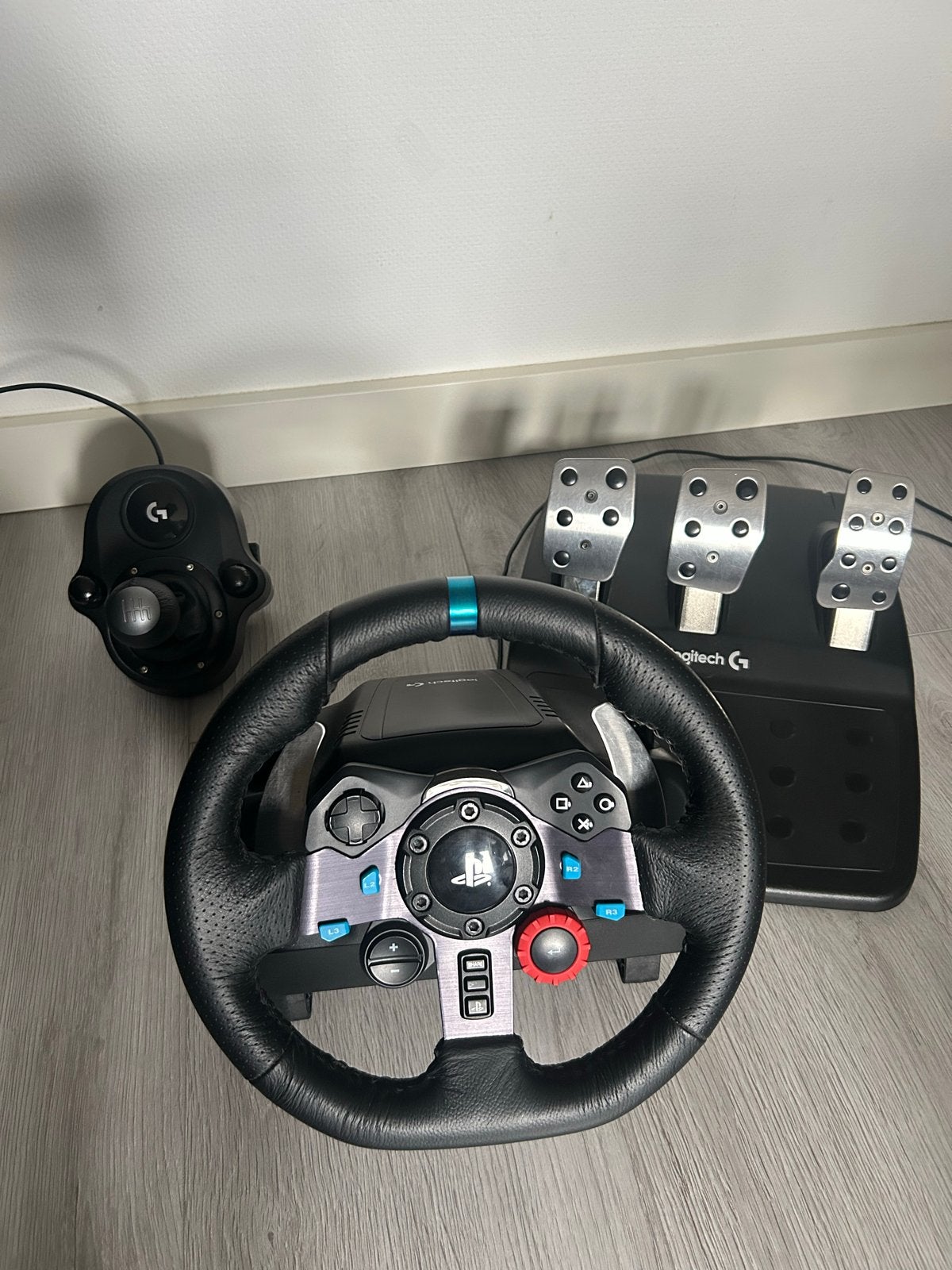 Logitech G29 racestuur/pedalen/shifter voor PS4/PS5, Ophalen of Verzenden, Zo goed als nieuw, Simulatie