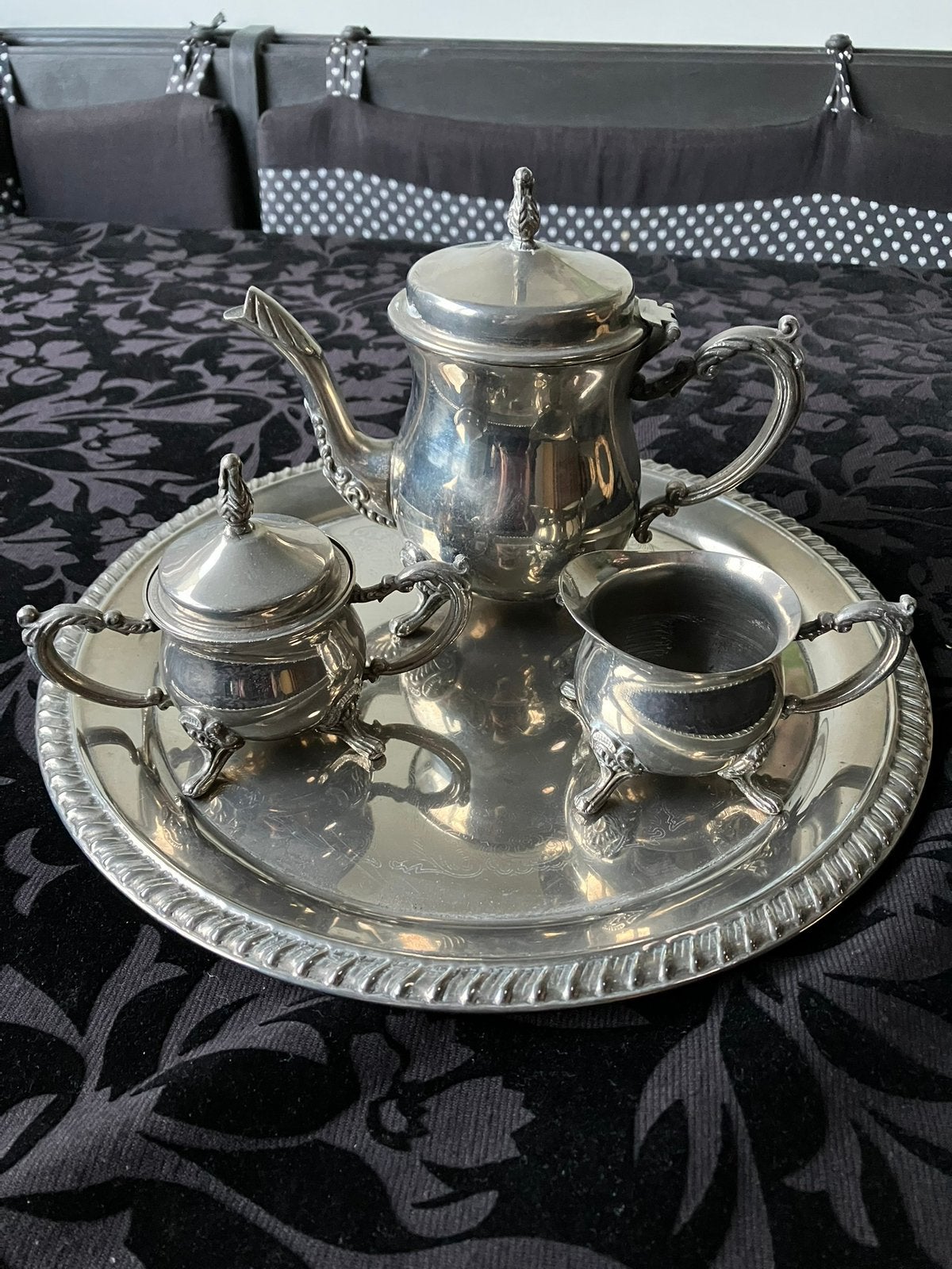 Koffie- theekannetje en suikerpotje, Ophalen