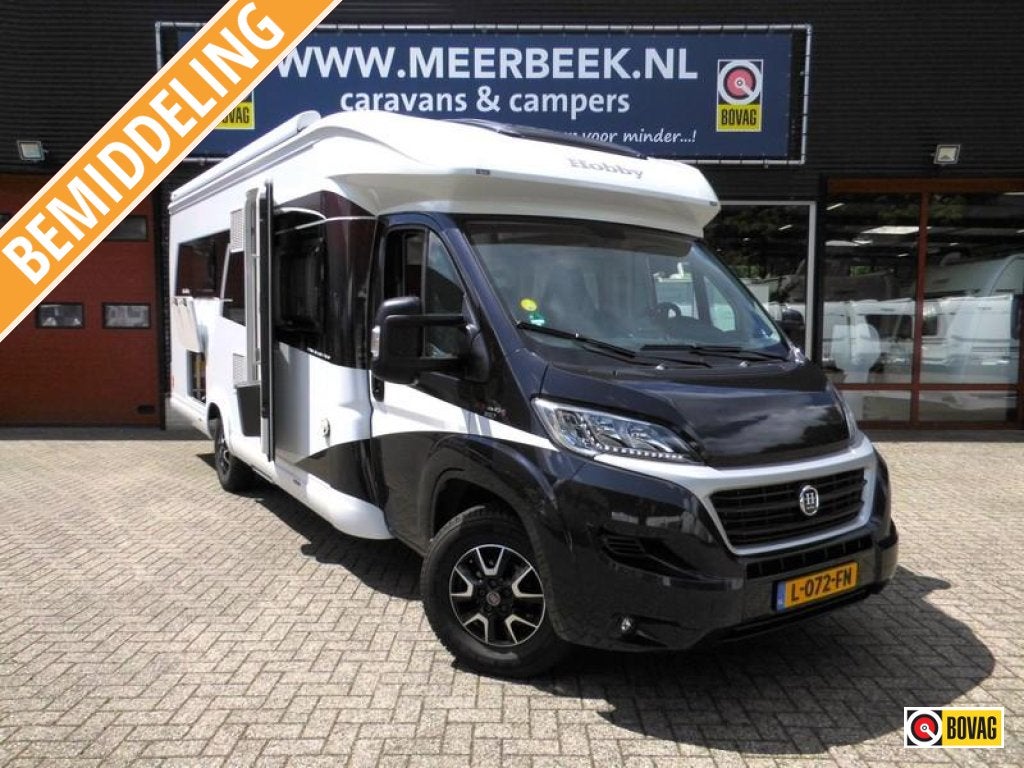 Hobby Optima De Luxe 75 HF HEFBED +SOLAR +FIETSENREK, Caravans en Kamperen, Campers, Particulier, tot en met 4, Half-integraal