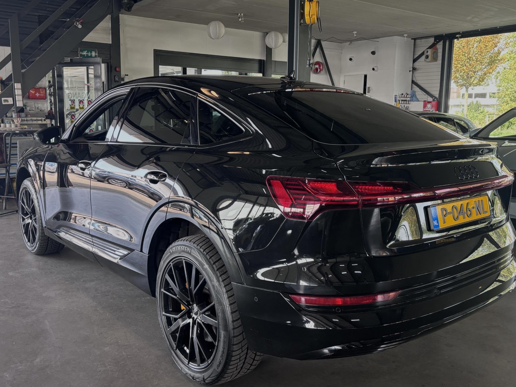 Audi e-tron Sportback 55 quattro Advanced edition Plus 95 kW, Auto's, Automaat, 131 €/maand, Zwart, 95 kWh