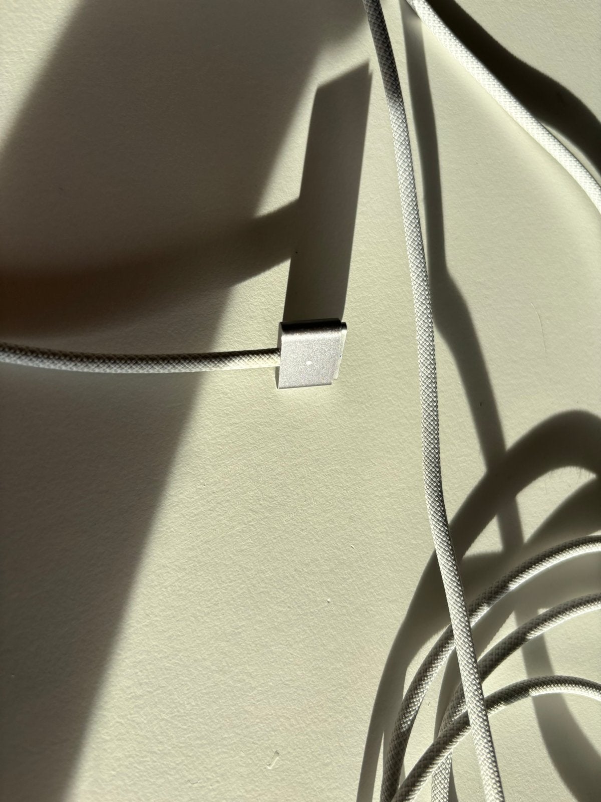 Foto 3 van Apple 30W USB-C Power Adapter met MagSafe 3 kabel
