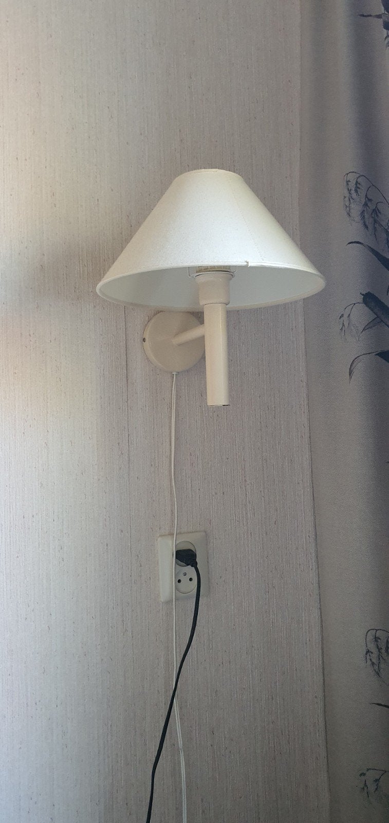 Witte wandlamp met kap - sfeervolle verlichting, Met snoer/stekker, Gebruikt, Metaal, Overige merken