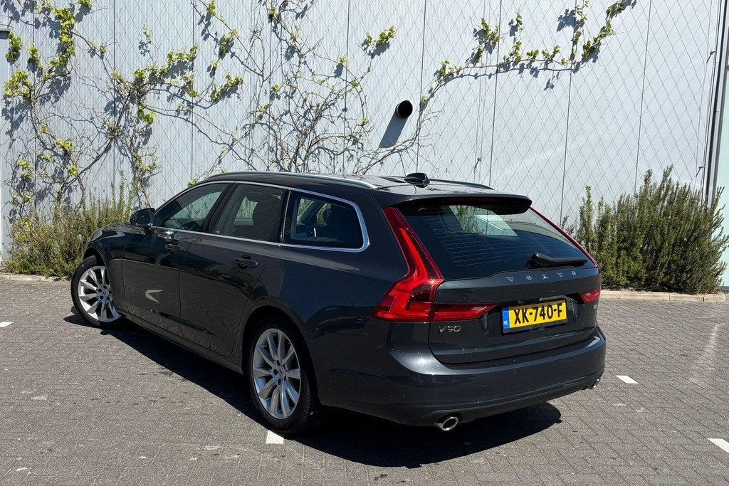 Volvo V90 2.0 T4 Momentum | Navigatie | Lederen Bekleding |, Auto's, Volvo, 12 maanden, Euro 6, 1616 kg, 93 €/maand