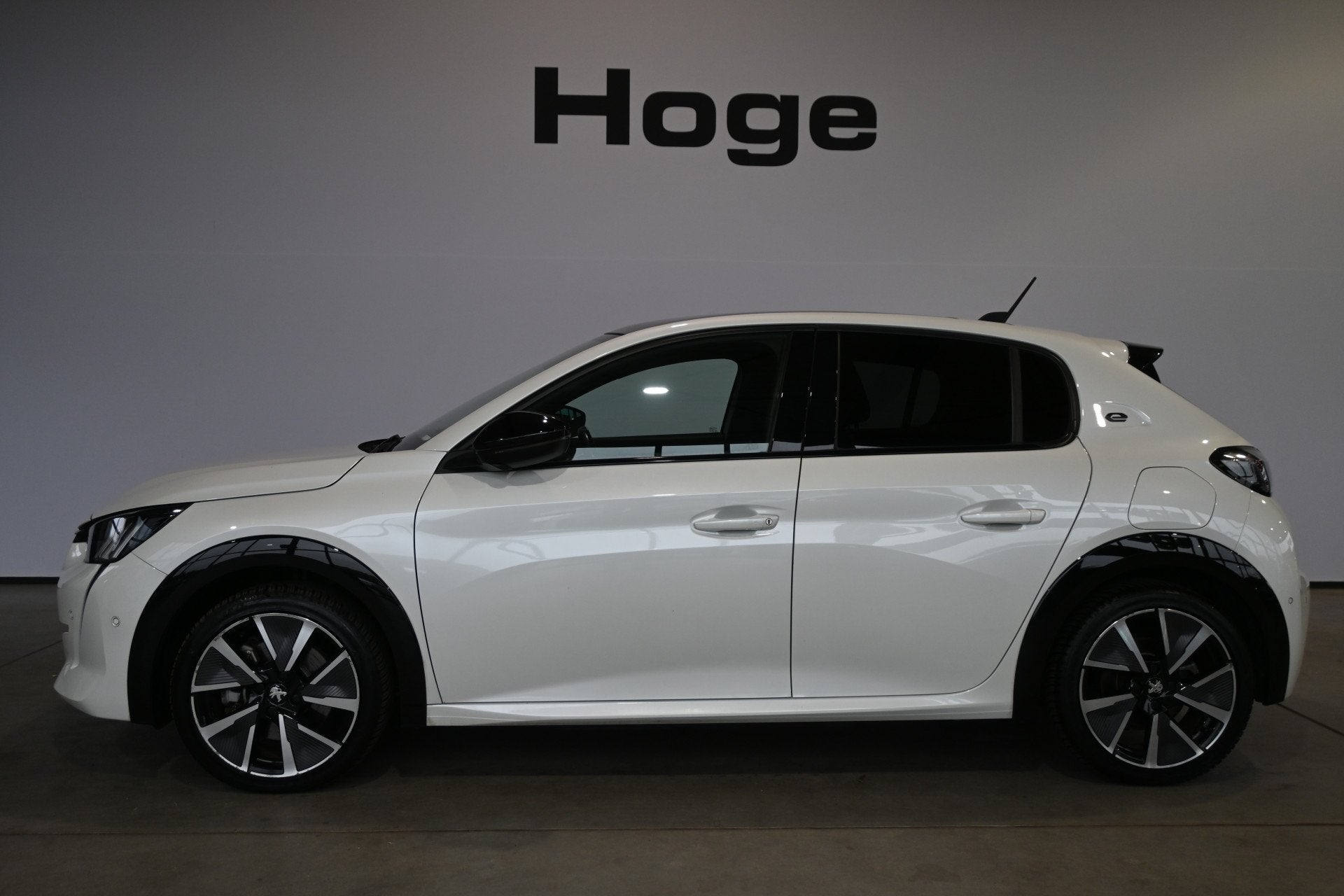 Peugeot e-208 EV GT Pack Clima Adaptieve cruise SOH 100% Pan, Auto's, 136 pk, Gebruikt, Met garantie (alle), 24 min