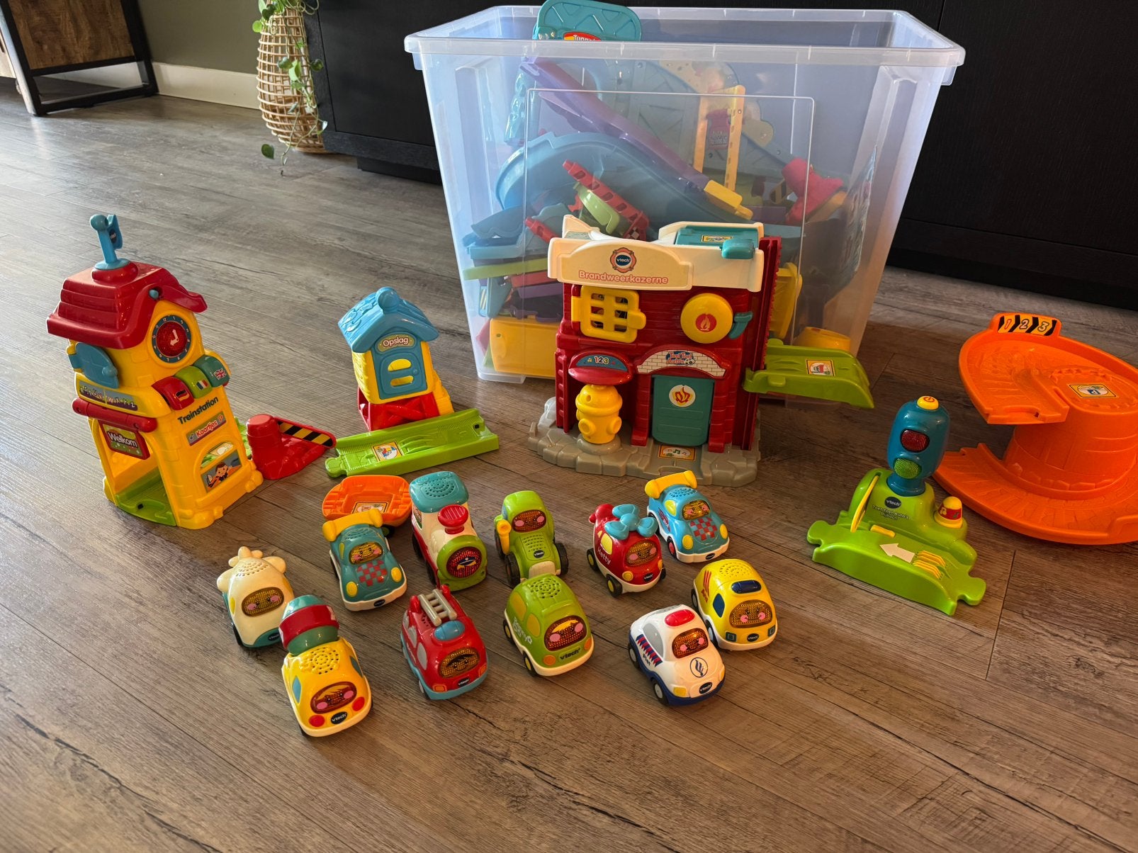 Vtech toet toet brandweer, treinbaan en autootjes, Ophalen, Gebruikt, 2 tot 4 jaar