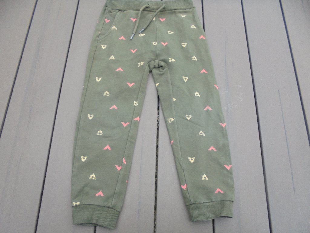 K177 Groene broek NAME IT maat 98, Kinderen en Baby's, Kinderkleding | Maat 98, Broek, Name it, Ophalen of Verzenden, Zo goed als nieuw