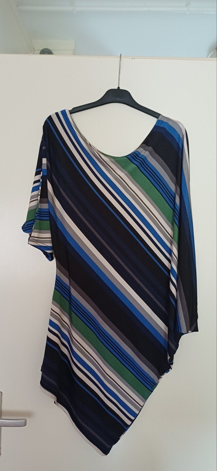 Off shoulder lang shirt soepelvallend, maat M/L, Kleding | Dames, T-shirts, Maat 38/40 (M), Meerkleurig, Lady lol, Ophalen of Verzenden