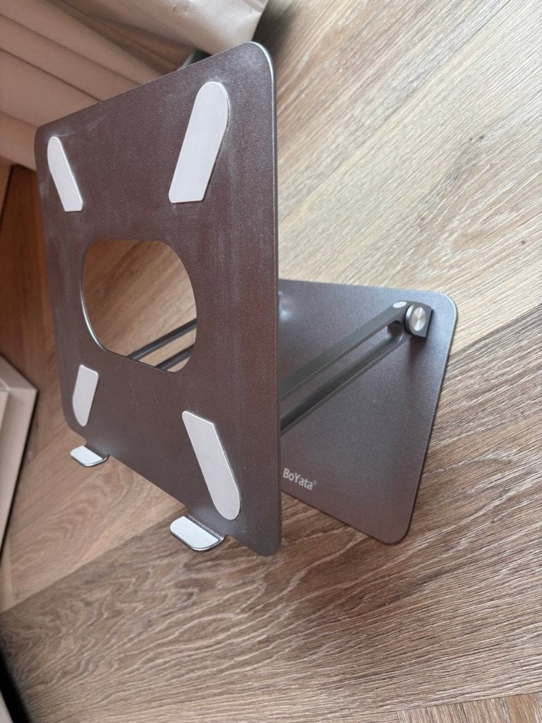Laptop stand Boyata, Ophalen of Verzenden, Zo goed als nieuw, BoYata, In hoogte verstelbaar