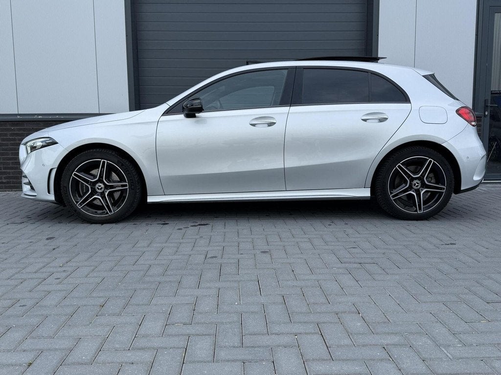 Mercedes A-klasse 250 e AMG Line PANO|NAP|SOH93%, Auto's, Mercedes-Benz, Gebruikt, 4 cilinders, Leder en Stof, Bedrijf