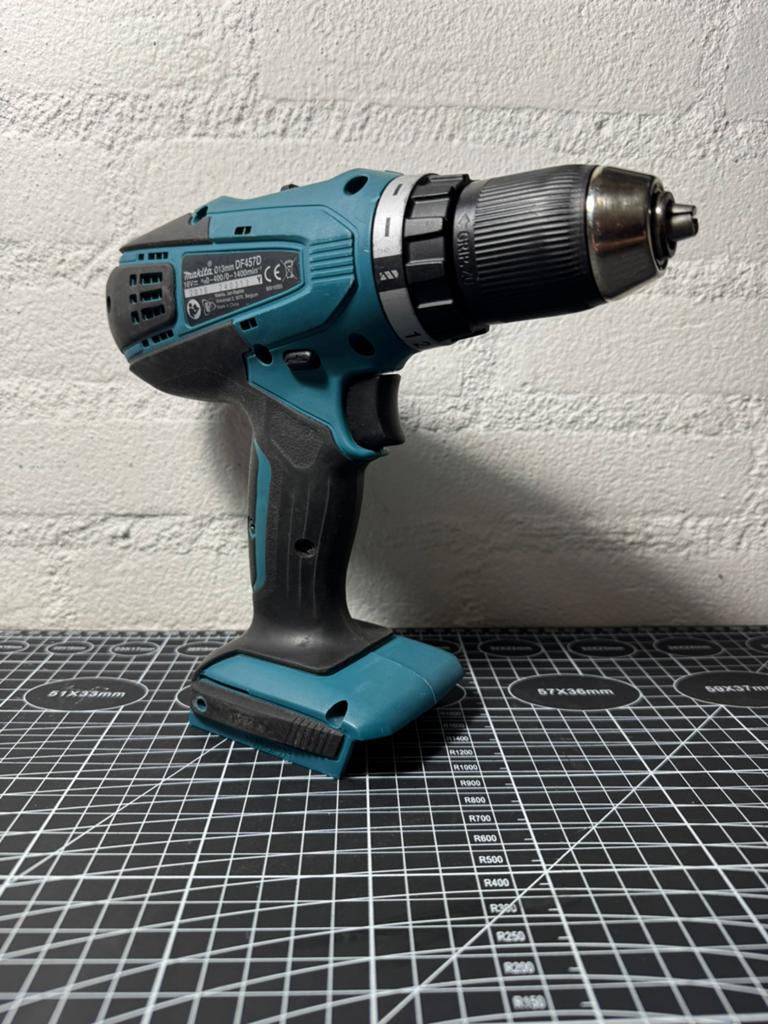 Makita DF457D 18V, Ophalen of Verzenden, Zo goed als nieuw, Boor- en Schroefmachine
