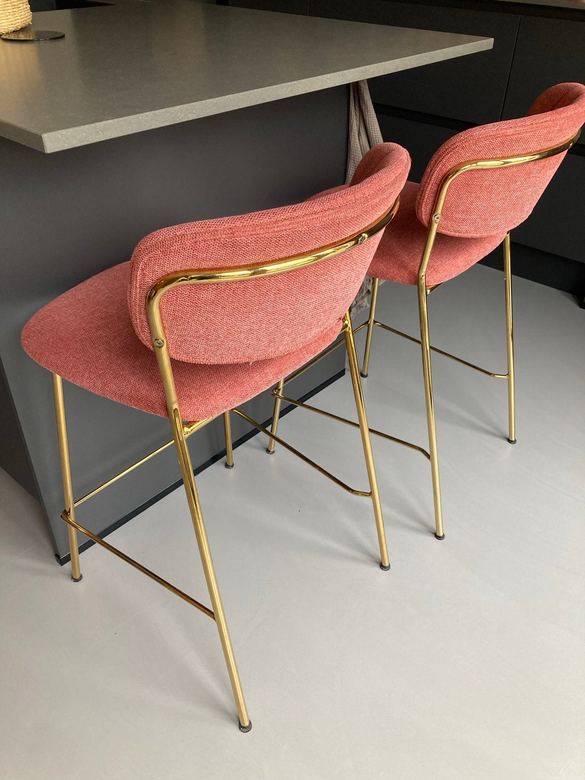 2 Housecraft Jolien barstoelen - roze met metalen onderstel, Ophalen, Twee, Overige kleuren, Zo goed als nieuw