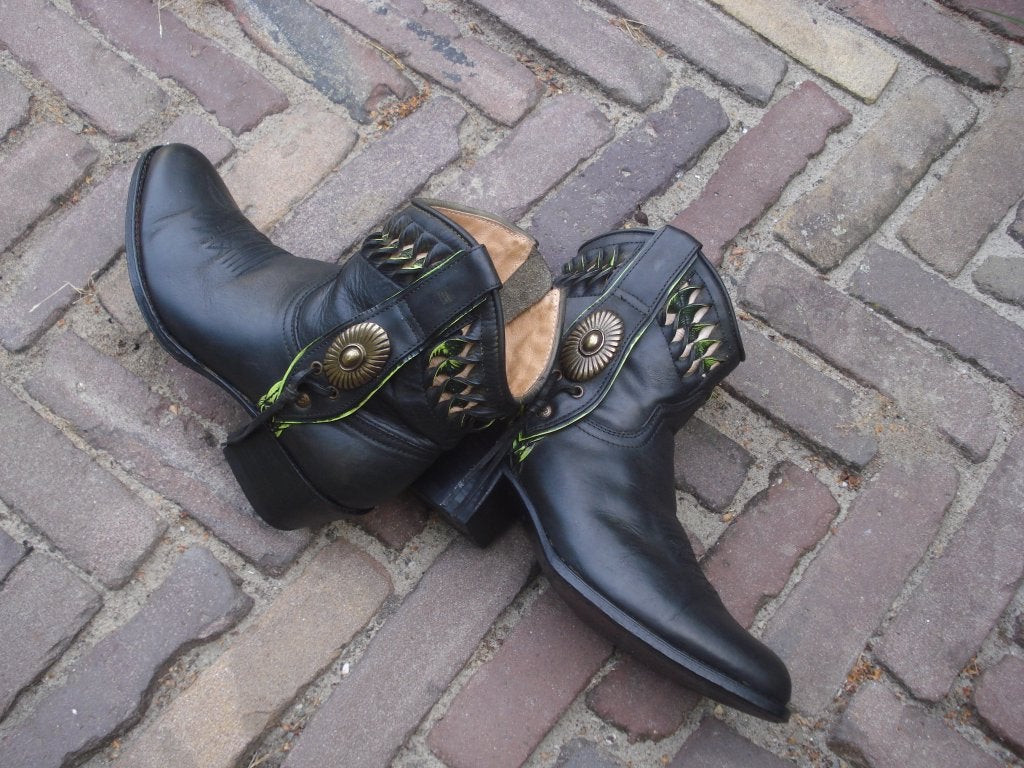SENDRA BOHO FESTIVAL ZWART 37 NU GRATIS VERZENDING PER POST, Sendra, Verzenden, Zwart, Lage of Enkellaarzen