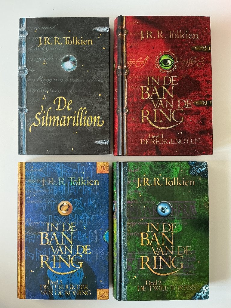 In de Ban van de Ring + De Silmarillion 50 jaar  - Tolkien, Boeken, Ophalen of Verzenden, Zo goed als nieuw, J.R.R. Tolkien