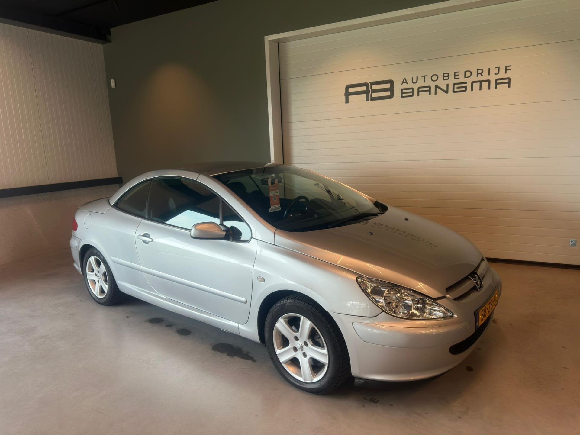 Peugeot 307 CC 1.6-16v/CLIMA AIRCO/LM-VELGEN/LEDEREN BEKLEDI, Auto's, Peugeot, 730 kg, Gebruikt, Zwart, 4 cilinders