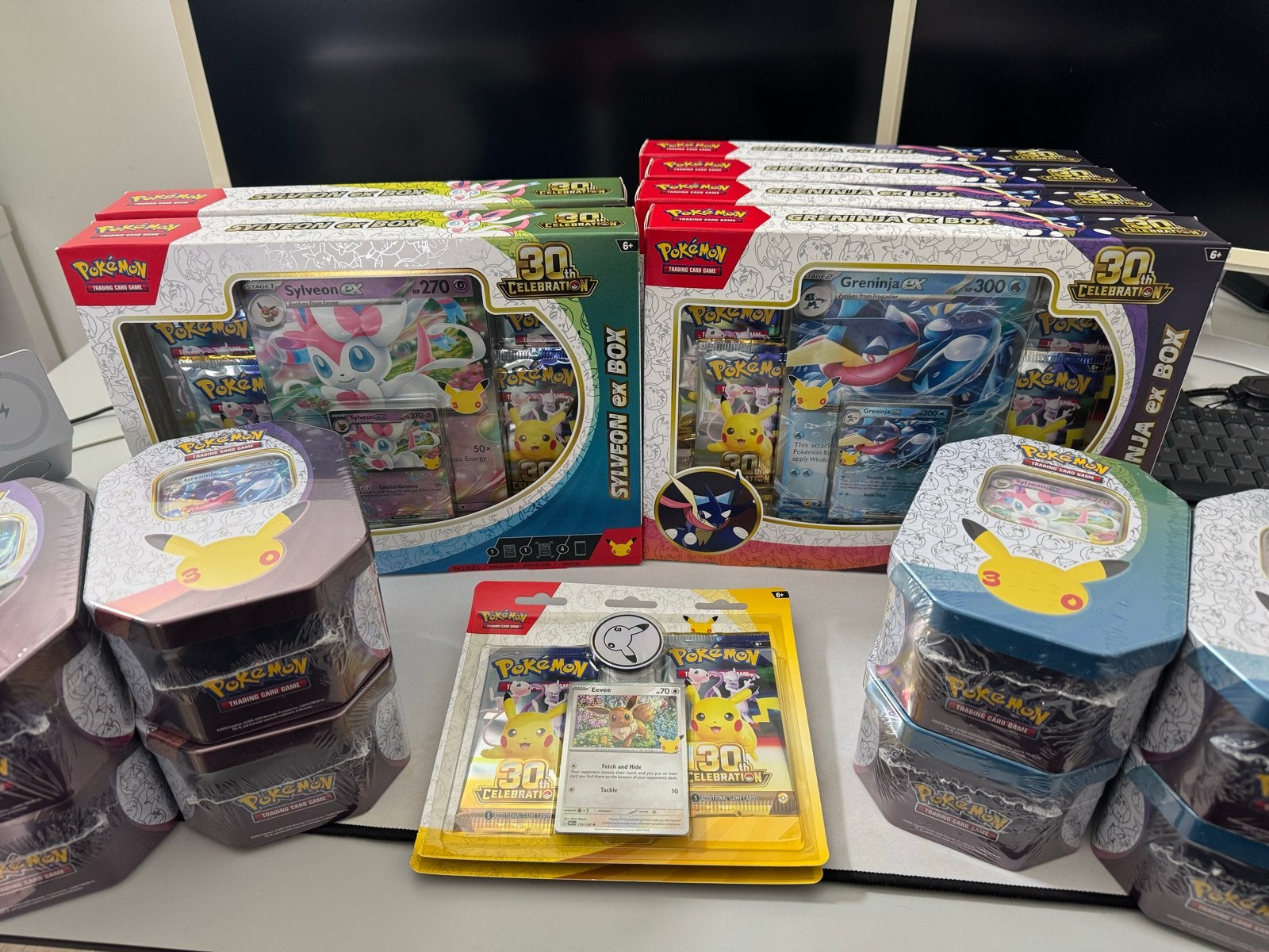 Pokémon TCG 30th celebration Sylveon &Greninja Boxen en Tins, Ophalen of Verzenden, Nieuw, Meerdere kaarten