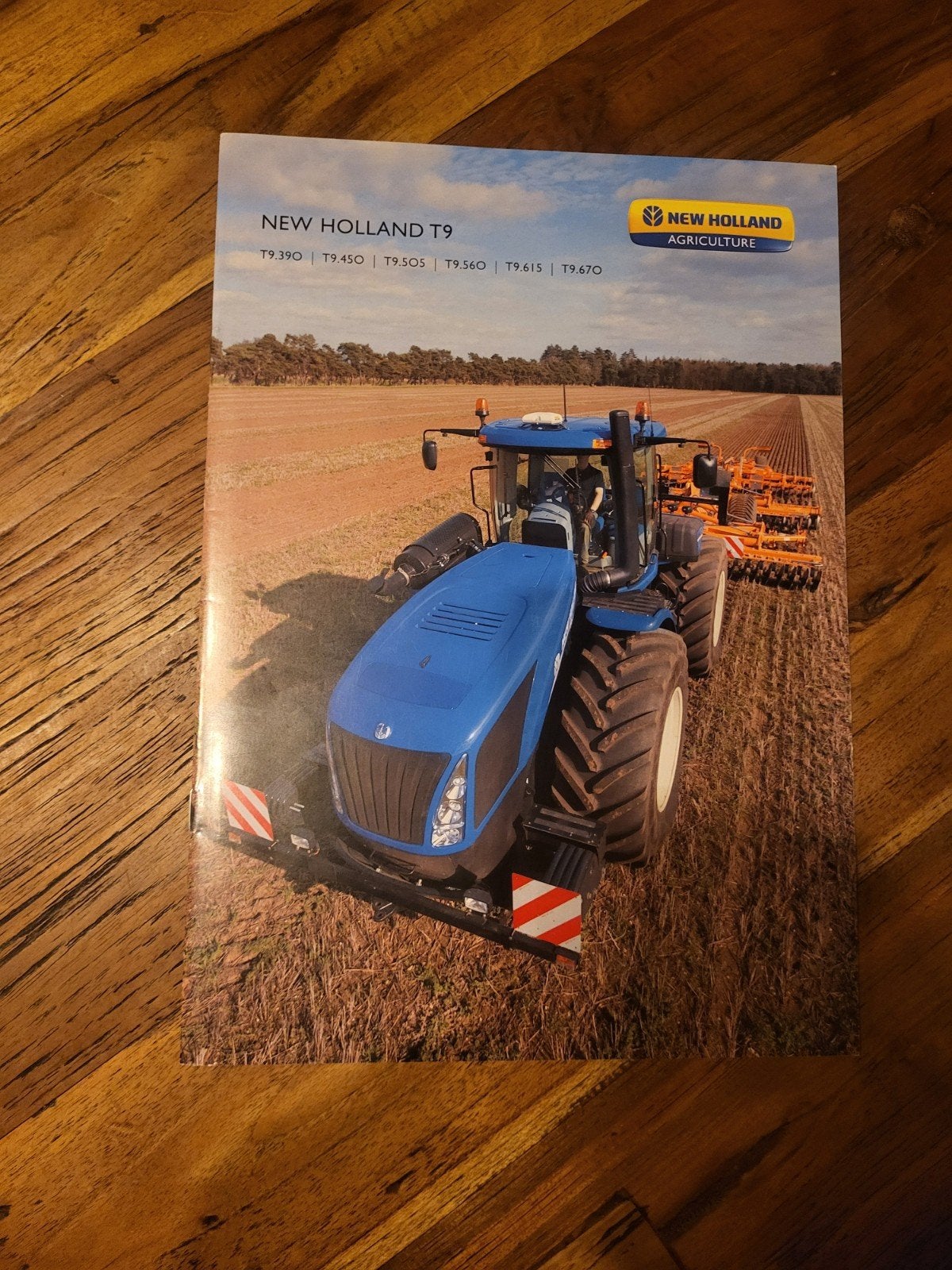 tractor folder New Holland T9, Boeken, Ophalen of Verzenden, Zo goed als nieuw