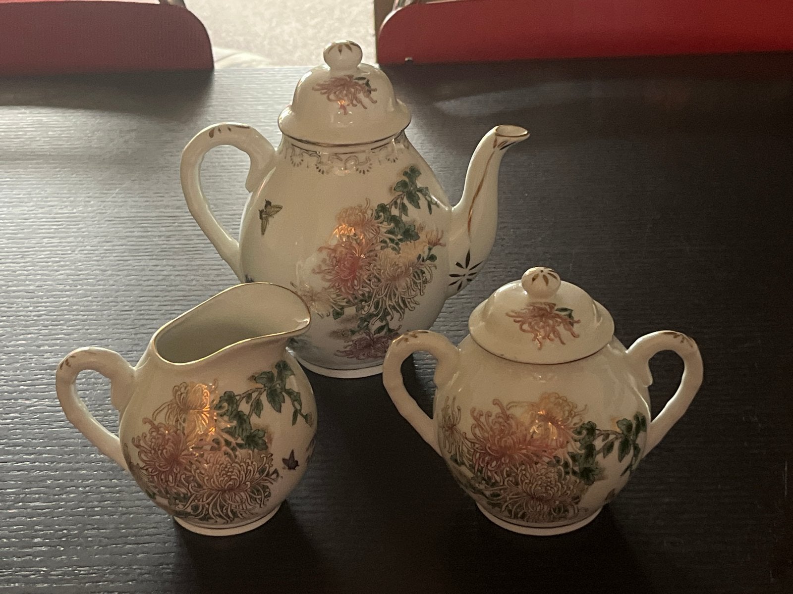 Japans koffieservies met chrysanten en vlinders, goud beschi, Ophalen of Verzenden