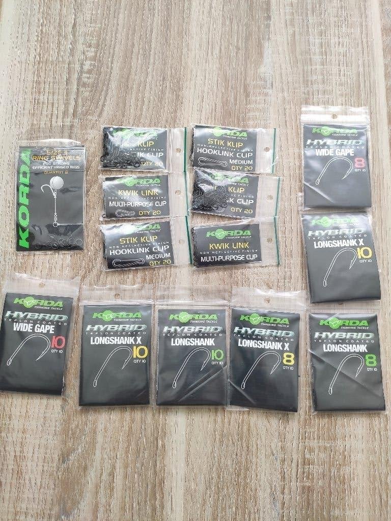 Korda - 14 pakjes div. Haken, clips e.d karper ... Nieuw !, Ophalen of Verzenden, Nieuw, Haak