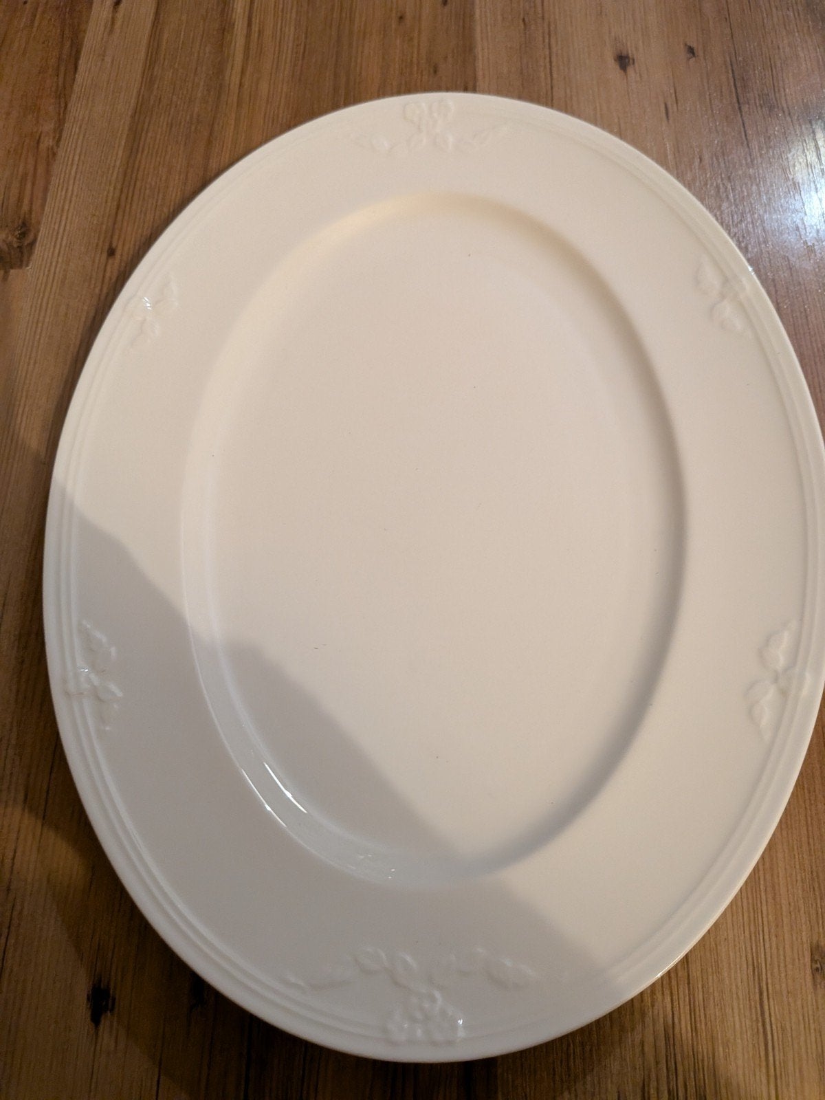 Villeroy en Boch Fiori Weiss 34 cm., Huis en Inrichting, Ophalen of Verzenden, Overige stijlen, Porselein, Schaal of Schalen