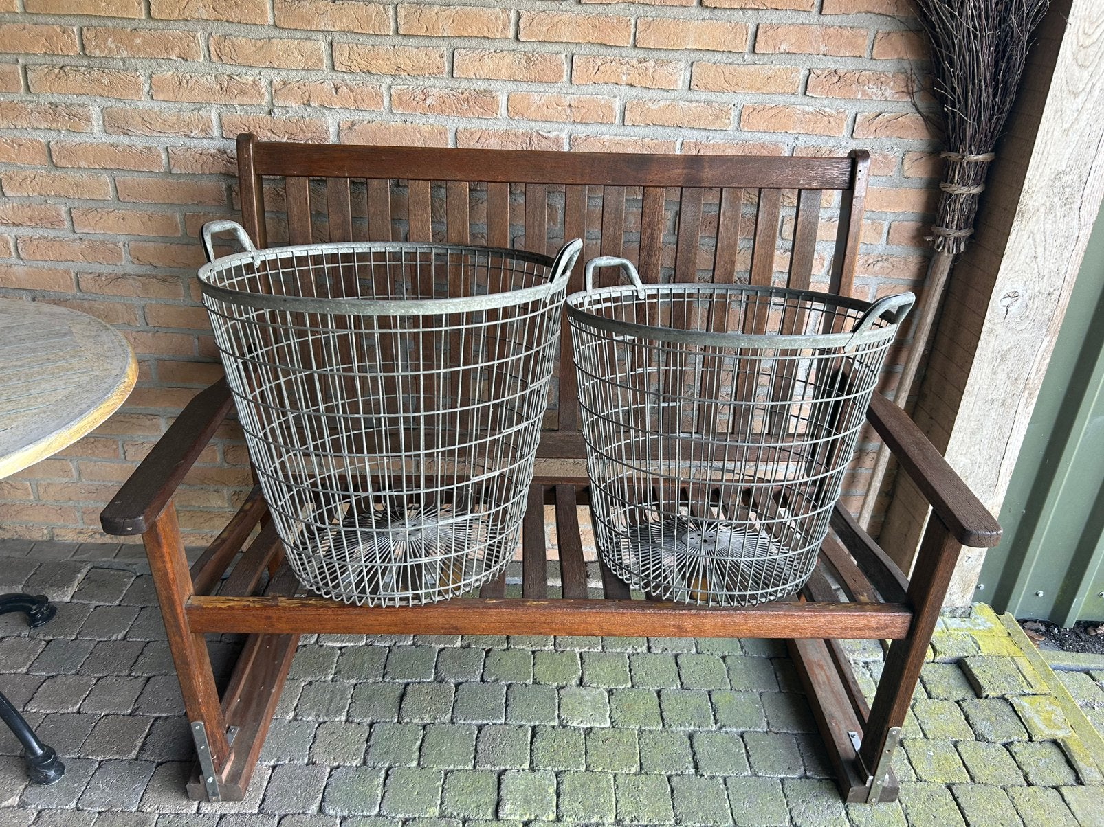 Twee (aardappel /fruit/hout:) draad manden, Ophalen, Zo goed als nieuw