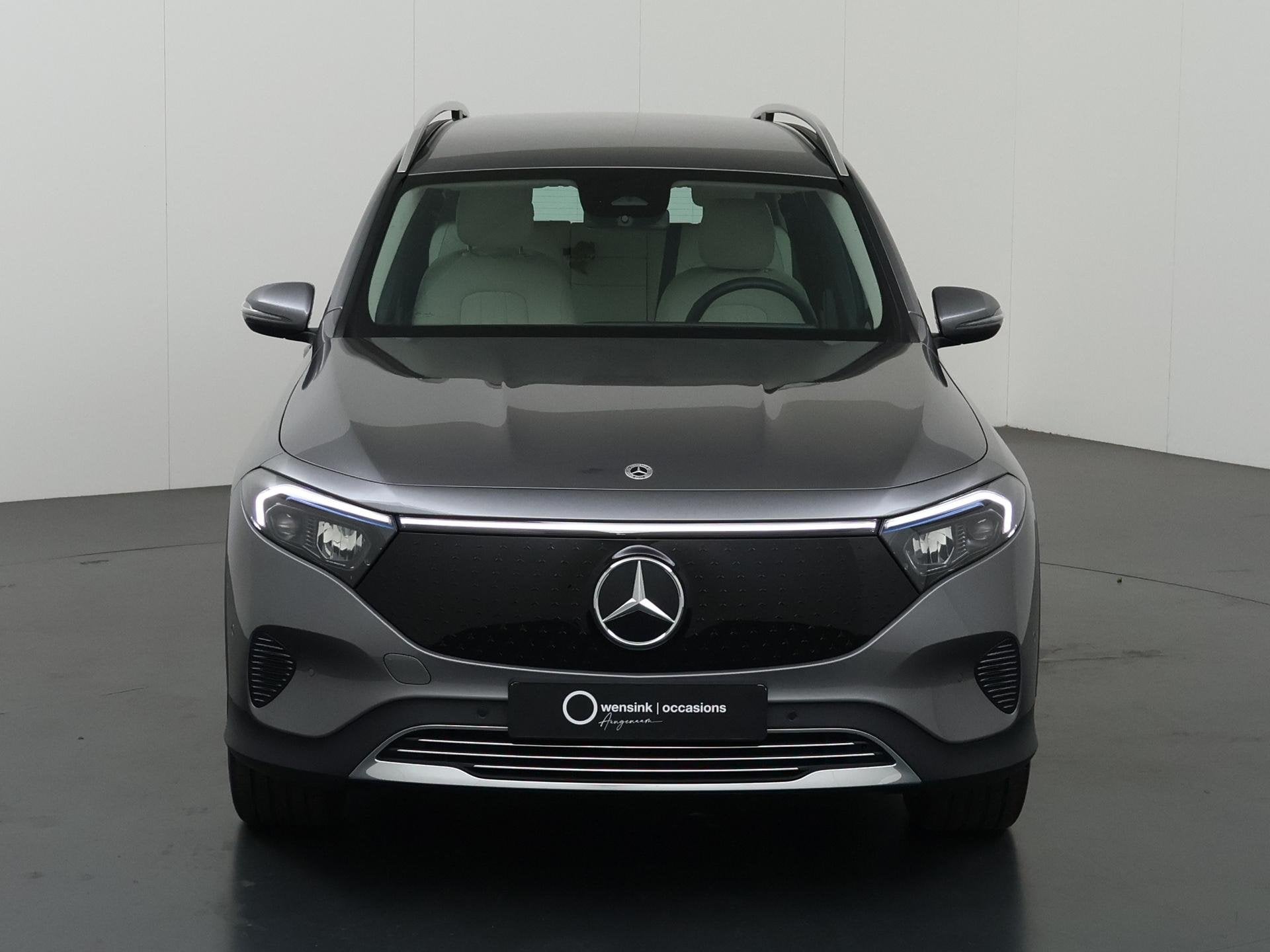 Mercedes-Benz EQB 300 4MATIC Luxury Line 67 kWh | Beige bekl, Auto's, Automaat, Gebruikt, 435 min, Lane Keeping Assist