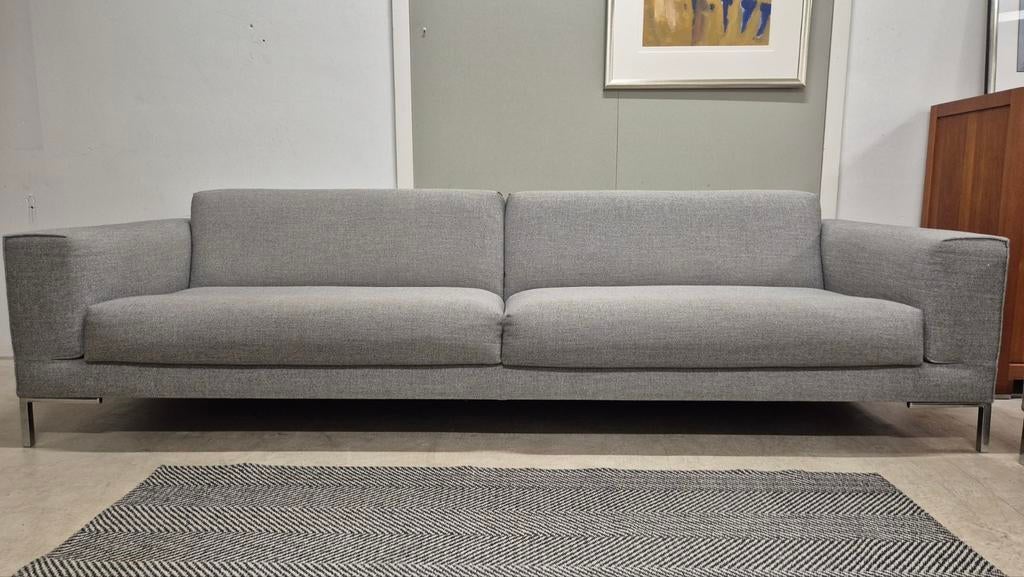 Design on Stock Akion lounge 4,5 zits bank in NIEUWSTAAT!!!, 250 tot 300 cm, 100 tot 125 cm, Ophalen of Verzenden, Zo goed als nieuw