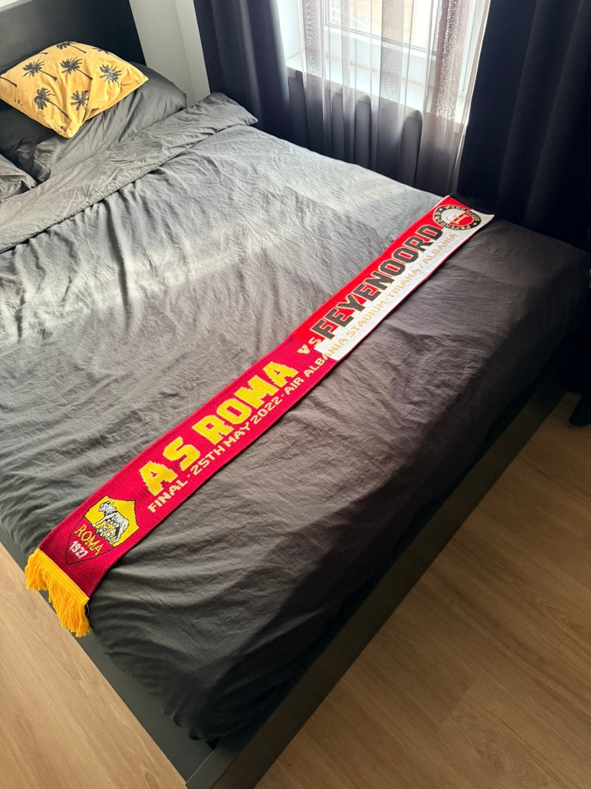 Voetbalsjaal Feyenoord, Ophalen, Zo goed als nieuw, Feyenoord, Vaantje of Sjaal