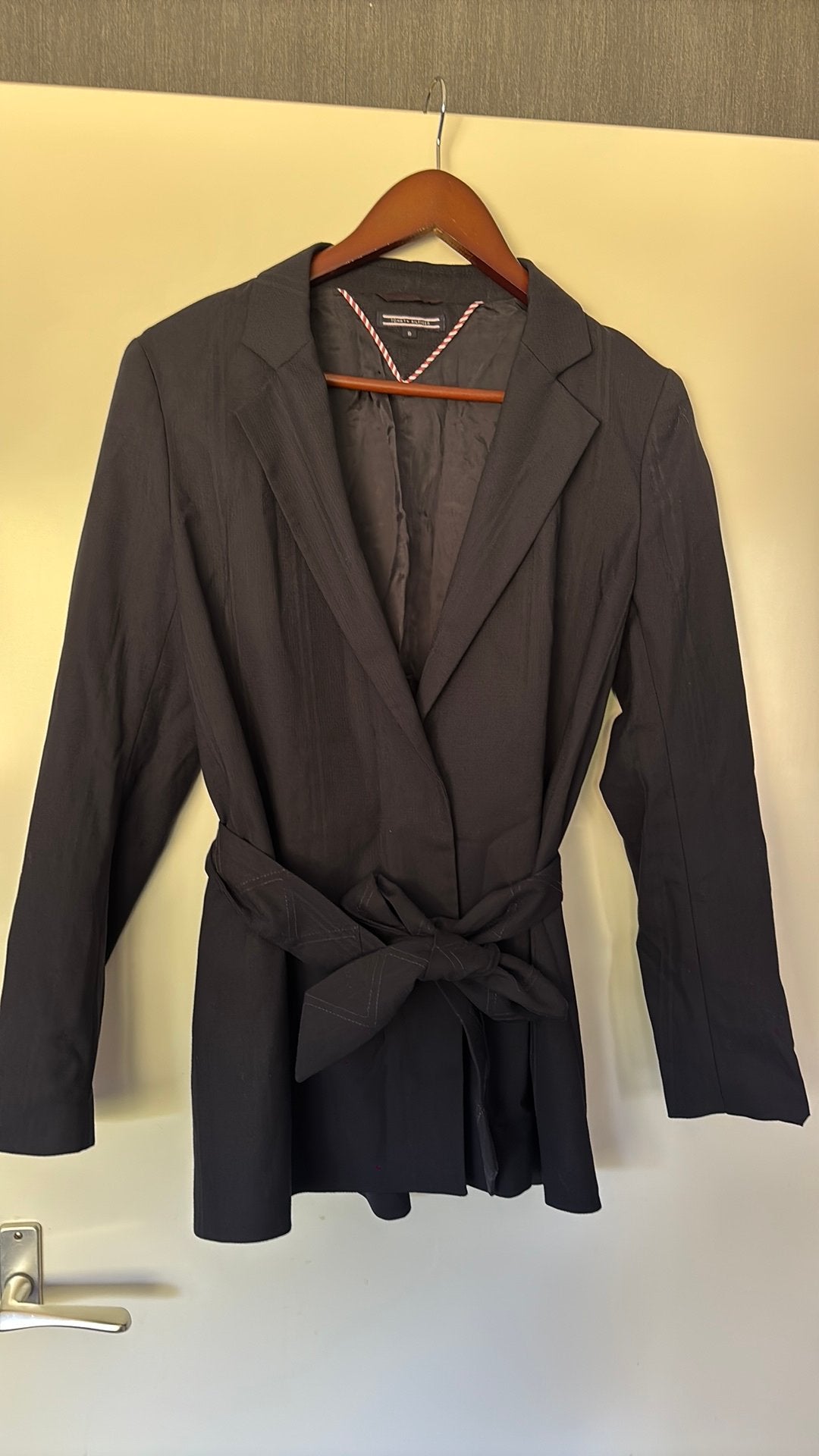 Tommy hilfiger blazer dames, Kleding | Dames, Jasjes, Kostuums en Pakken, Ophalen of Verzenden, Zo goed als nieuw, Maat 38/40 (M)